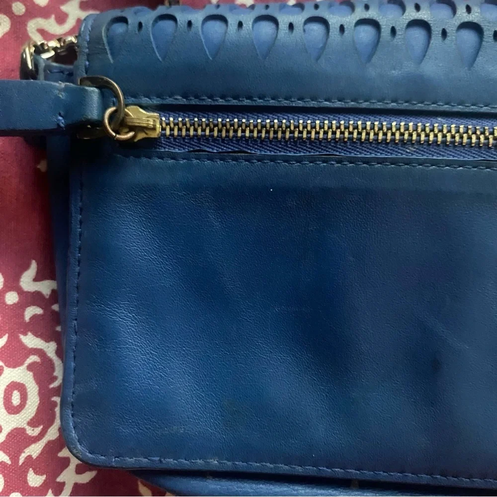 Stuart Weitzman Blue Premium Leather Silver Box  Chain Crossbody Bag